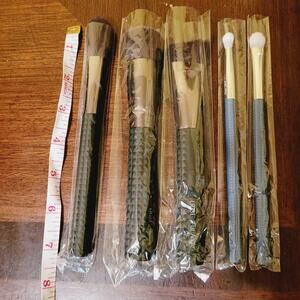 Laruce makeup brushes